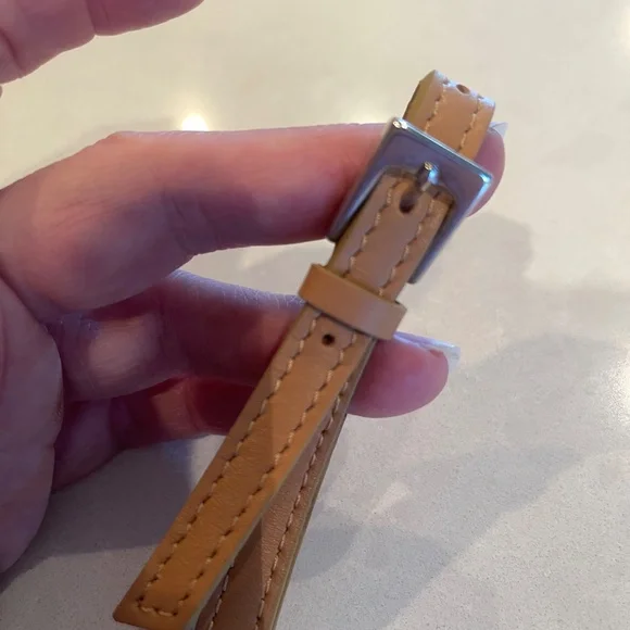 NWOT Tod's Leather Luggage Tag in Tan - Picture 5 of 8